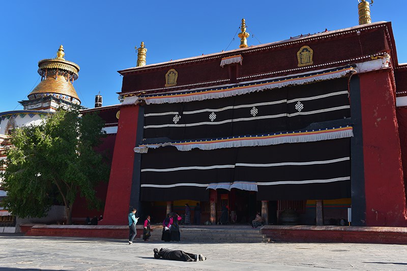 Pelkhor Monastery with Kumbum Stupa